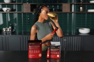 Simplifiez votre routine beauté avec le nouveau complément anti-âge tout-en-un de FOREO pour un bien-être complet.
