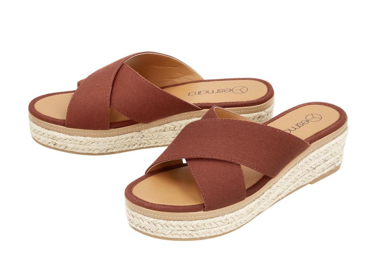 Sandales compensées à brides croisées