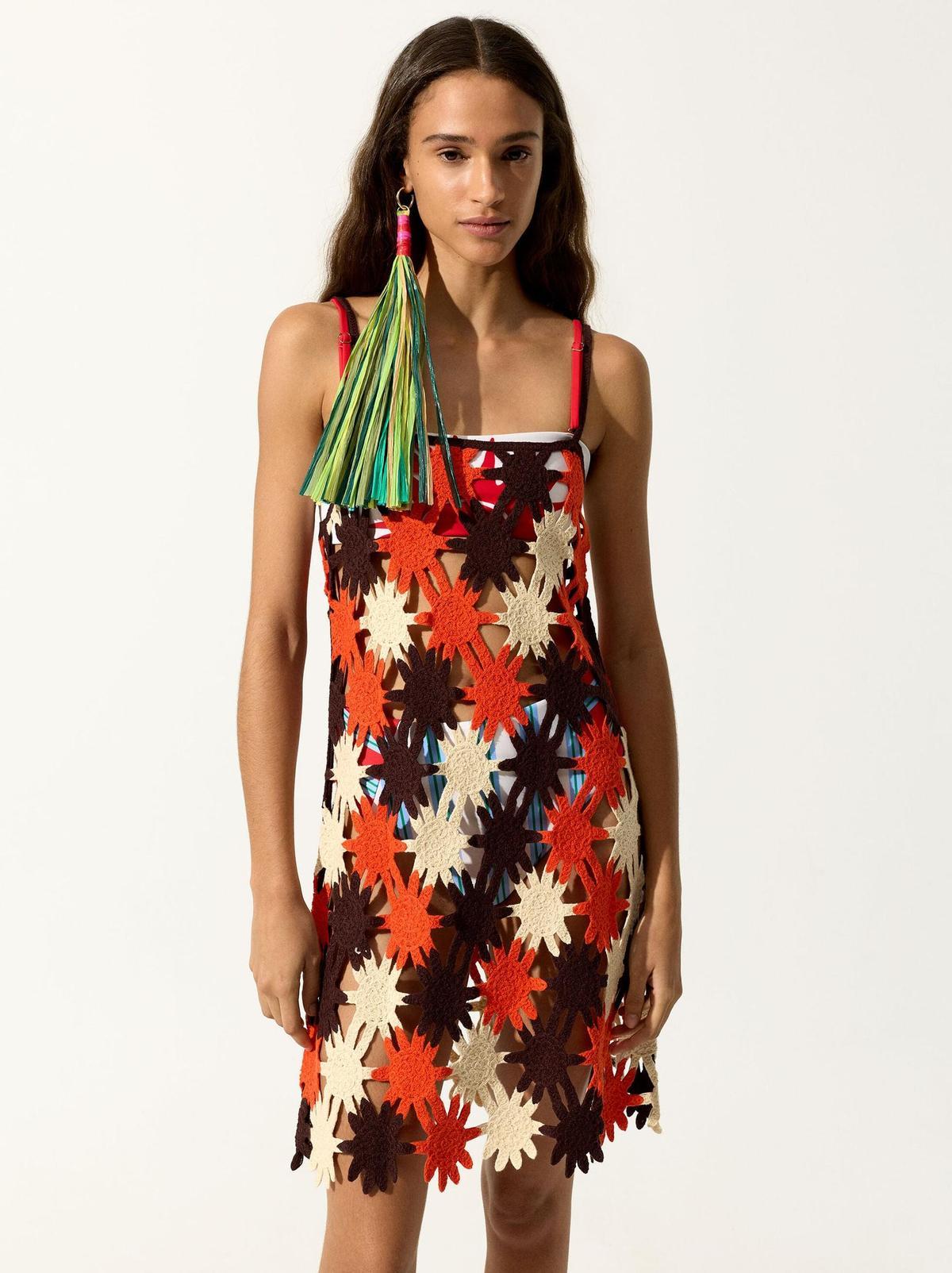 robe courte en crochet multicolore (49,99 €)