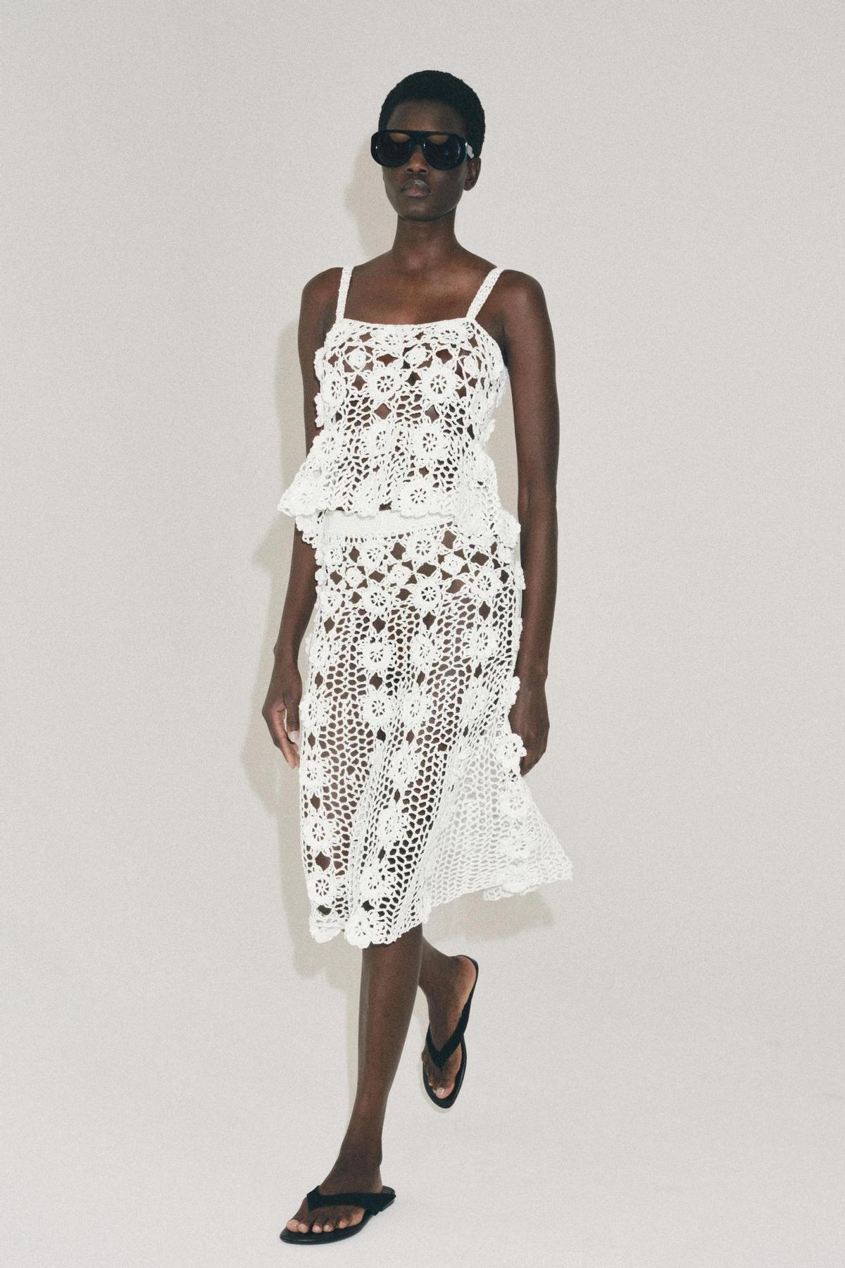 Ensemble haut en crochet et jupe midi