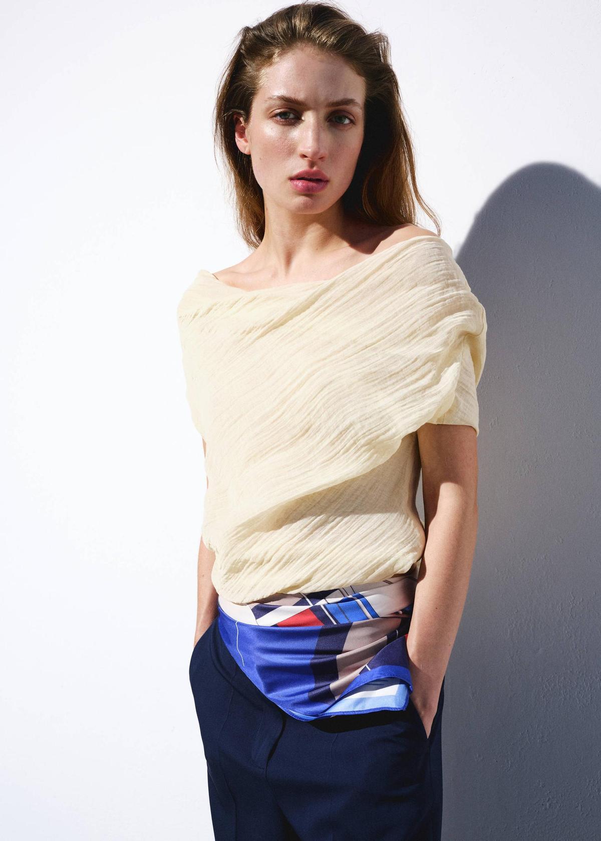 Blouse asymétrique drapée