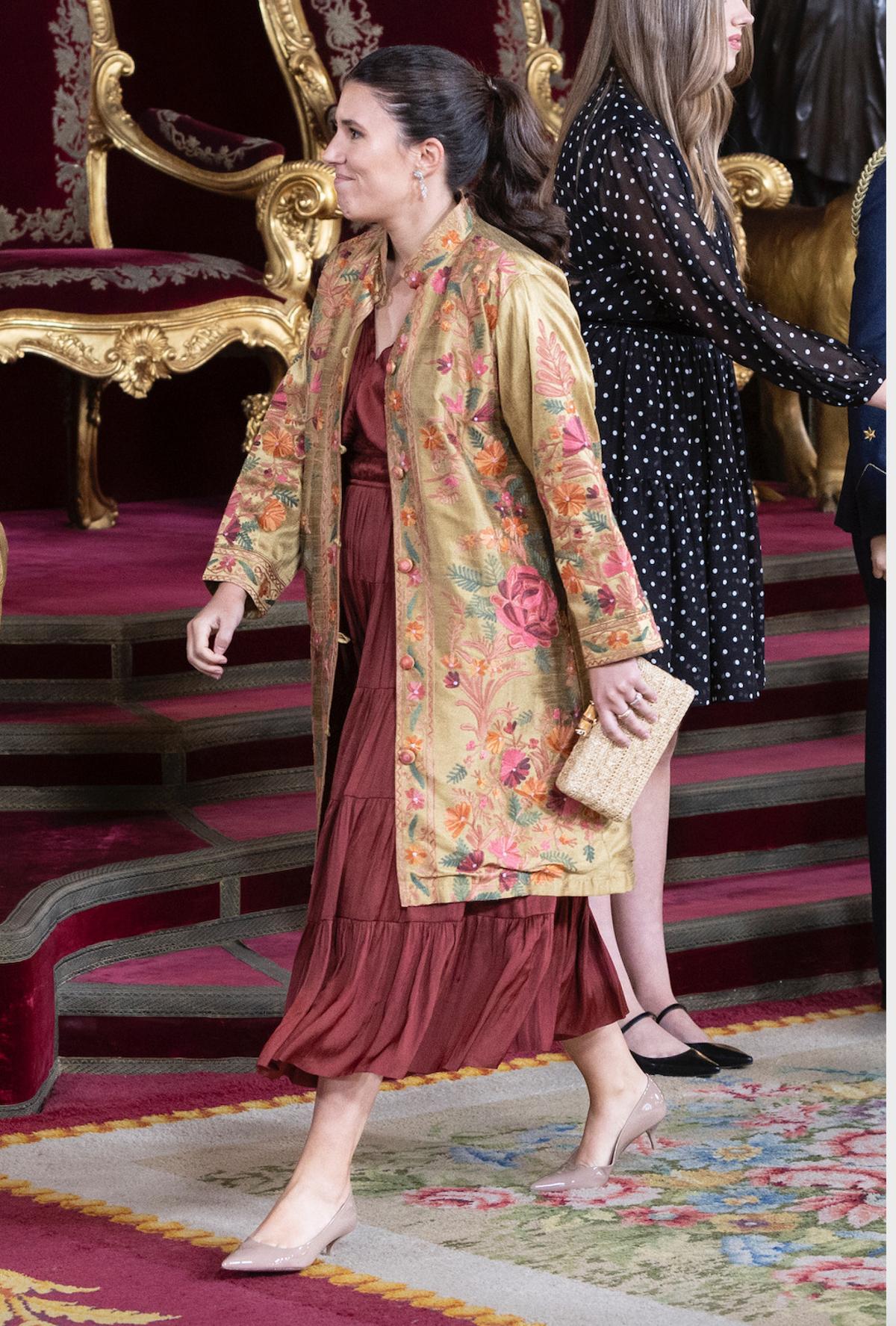 Teresa Urquijo rejoint la tendance kimono comme vêtement principal des looks de mi-saison