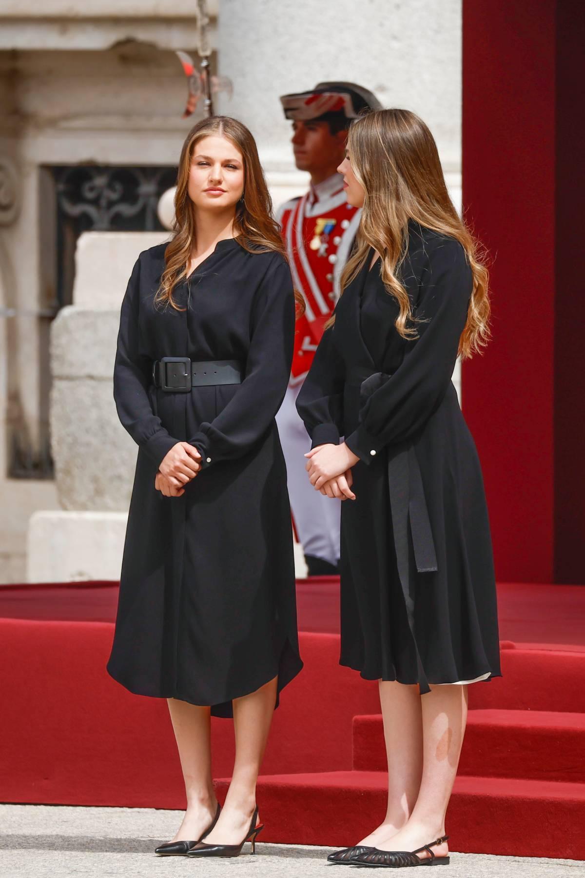 Les looks de la princesse Leonor et de l'infante Sofia pour recevoir le pape Léon XIV