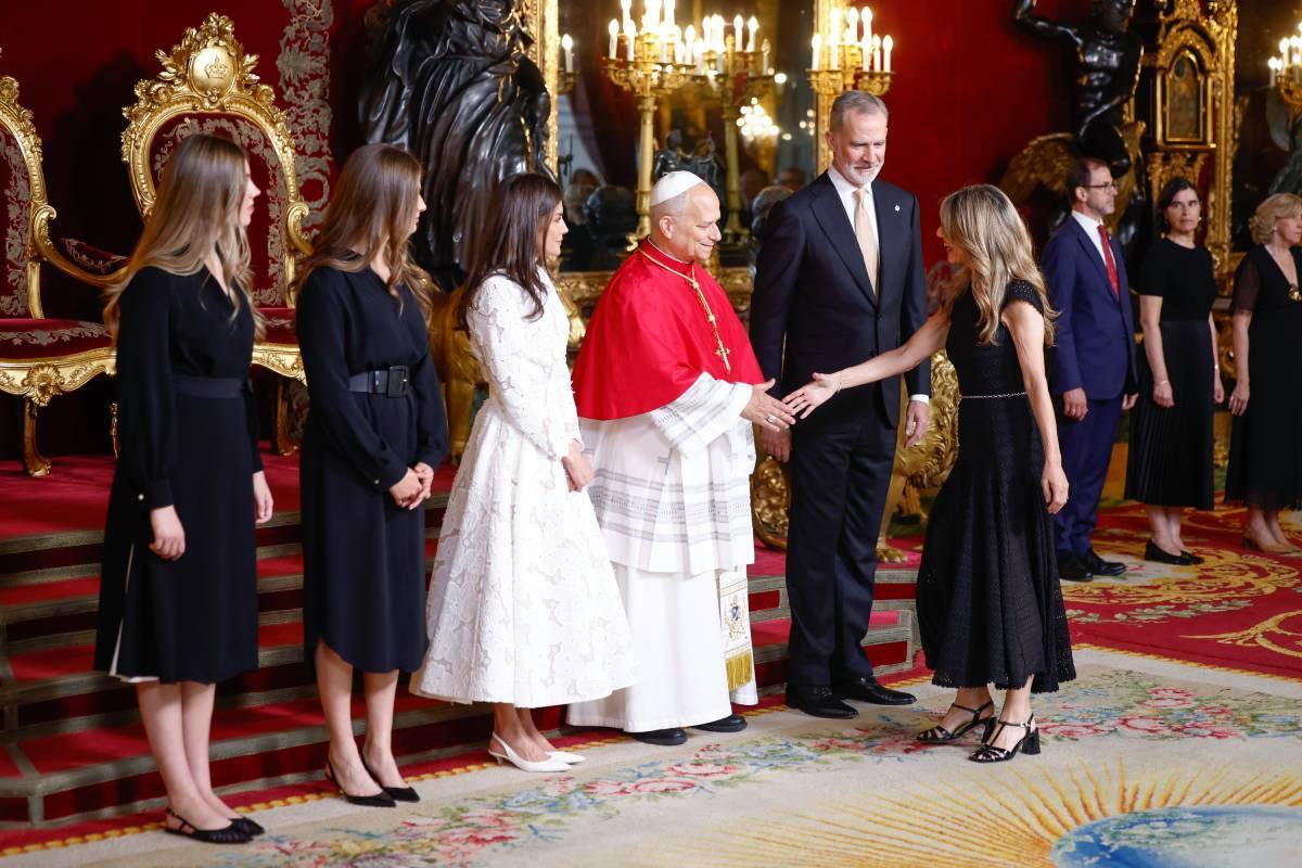 Le look complet de Yolanda Díaz pour la réception du pape Léon XIV