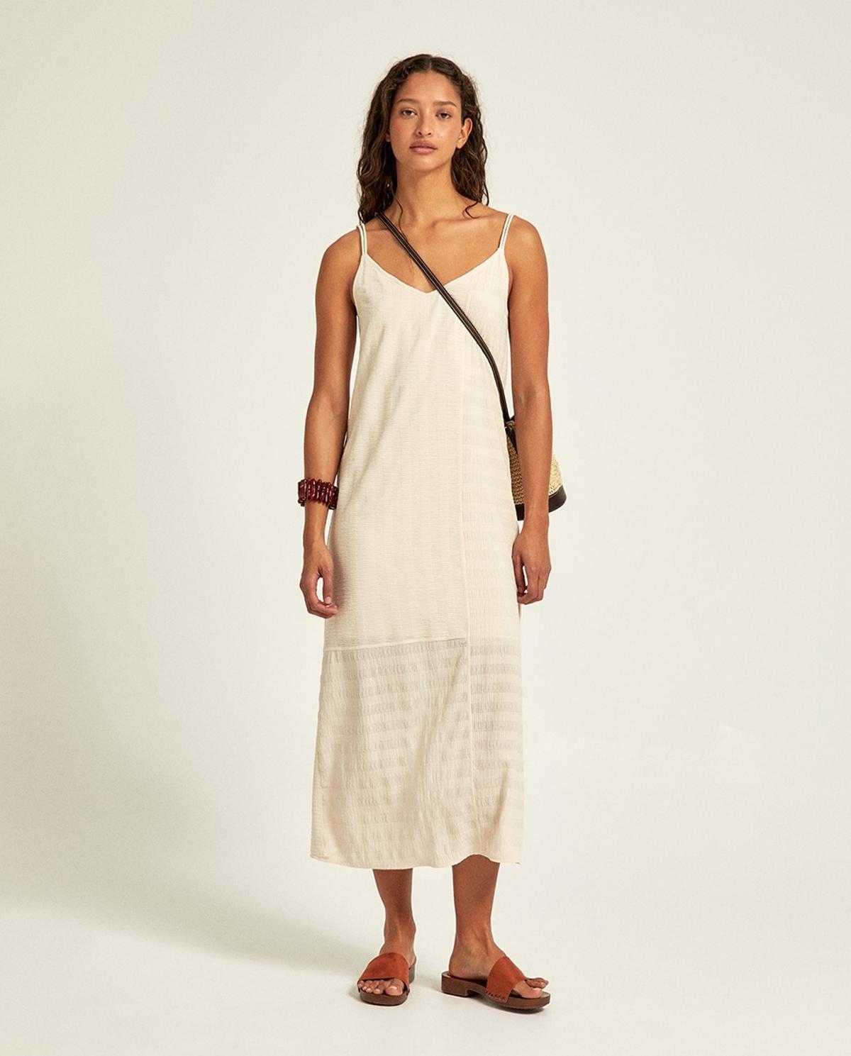 Robe blanche texturée