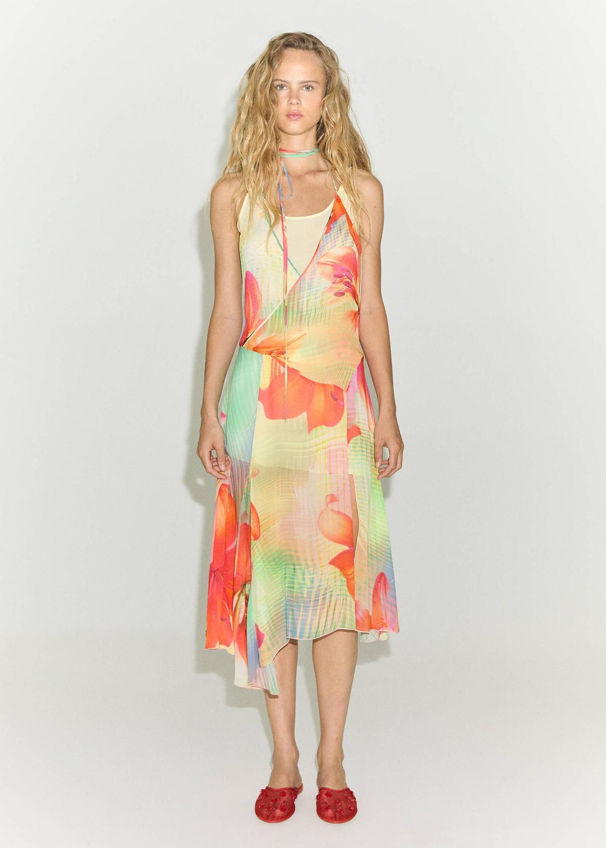 Robe à imprimé floral avec ourlet asymétrique