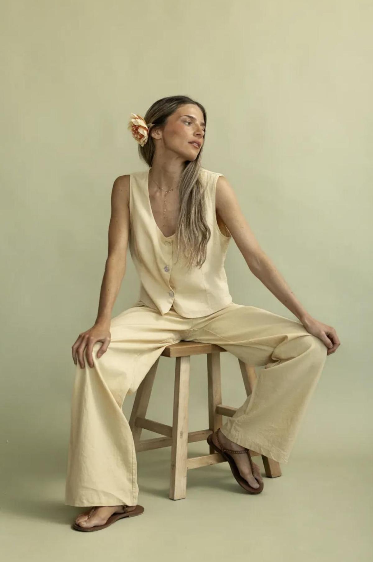 Ensemble en lin jaune pastel