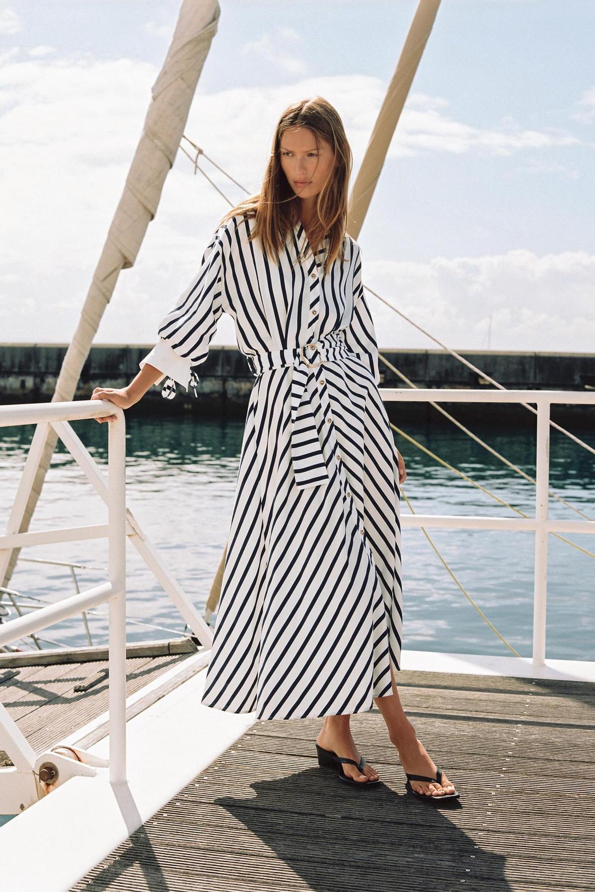 Robe marinière rayée avec ceinture