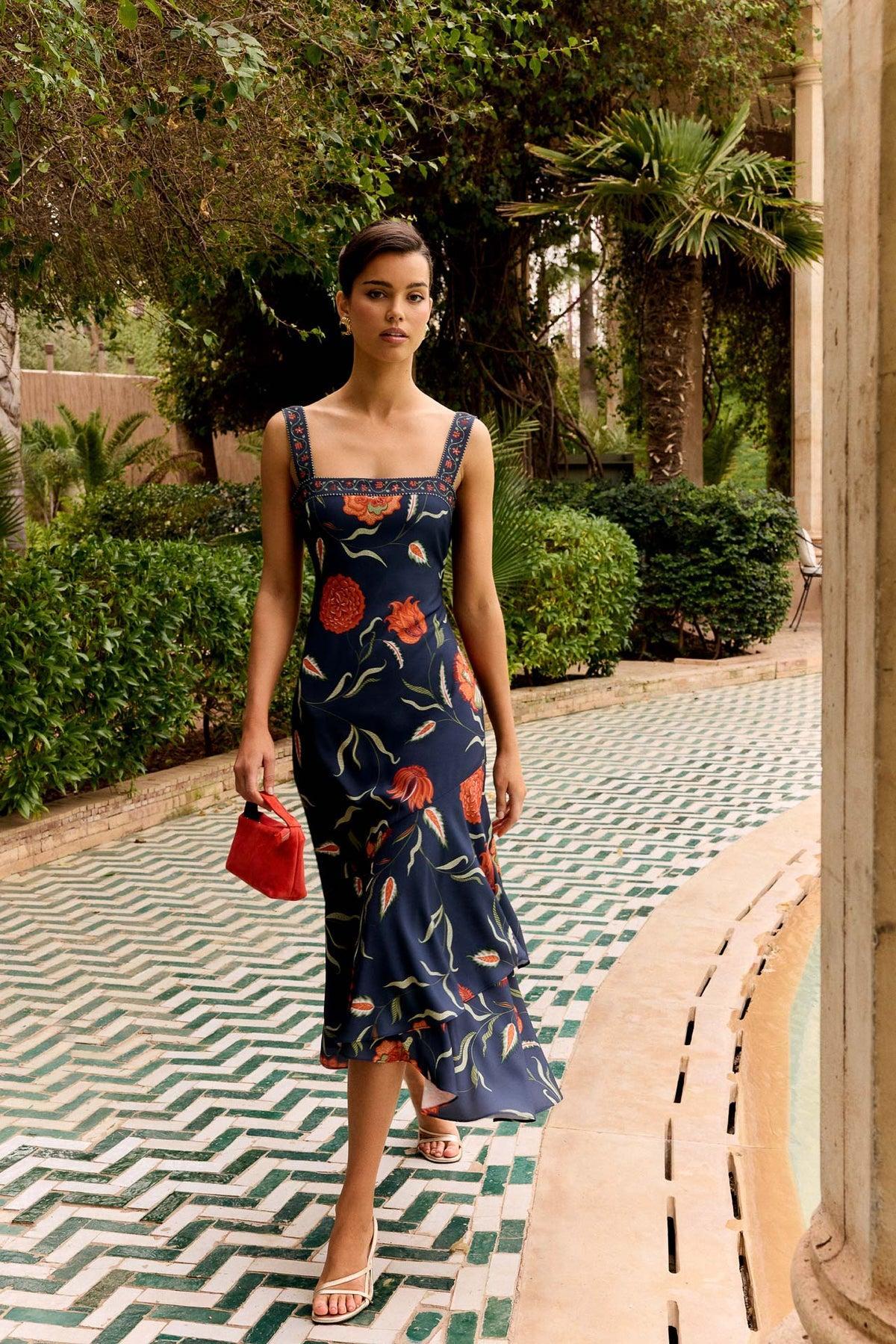 Robe asymétrique à fleurs