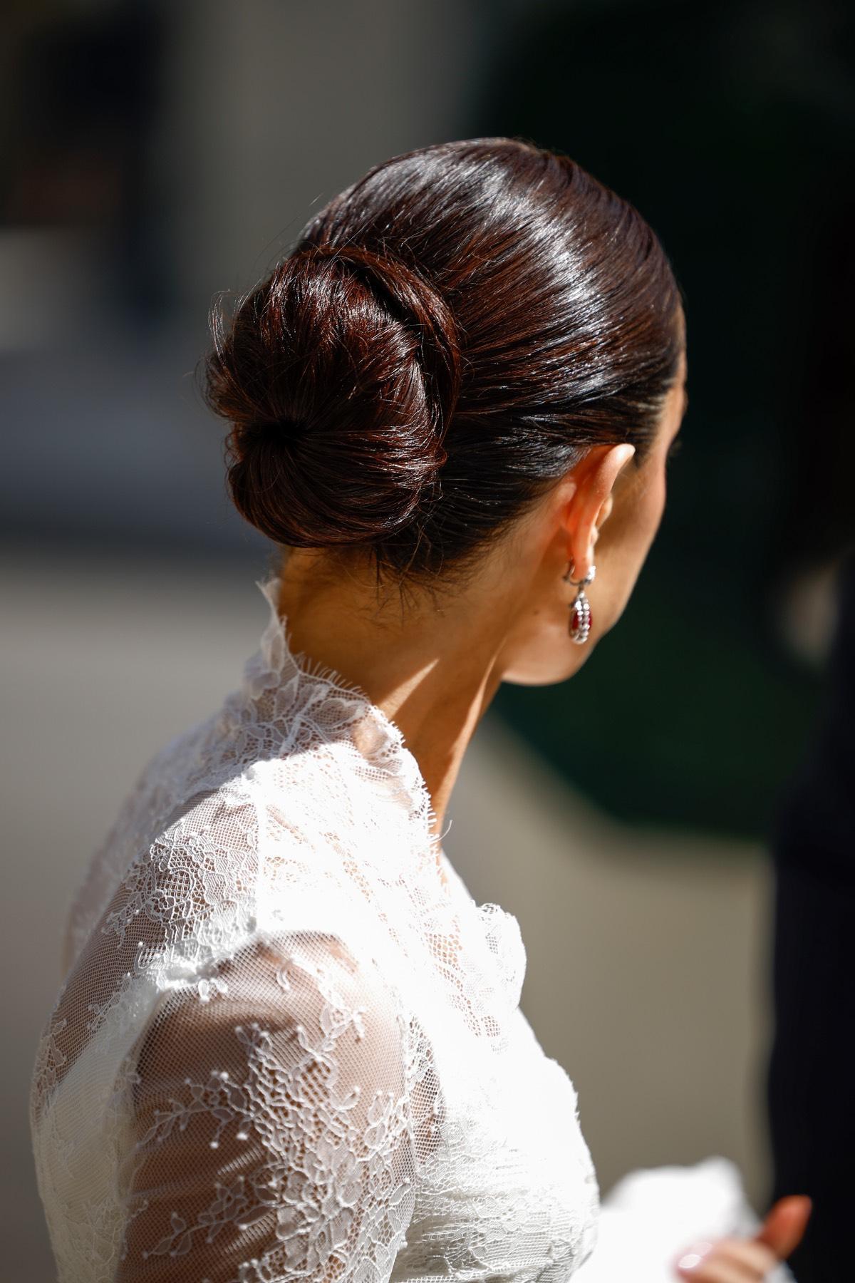 La coiffure soignée d'Amanda Lange pour son mariage à Madrid