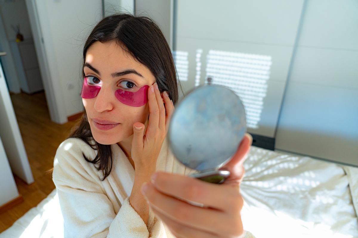 Crèmes, sérums et patchs : comment obtenir un contour des yeux parfait selon les experts cosmétiques