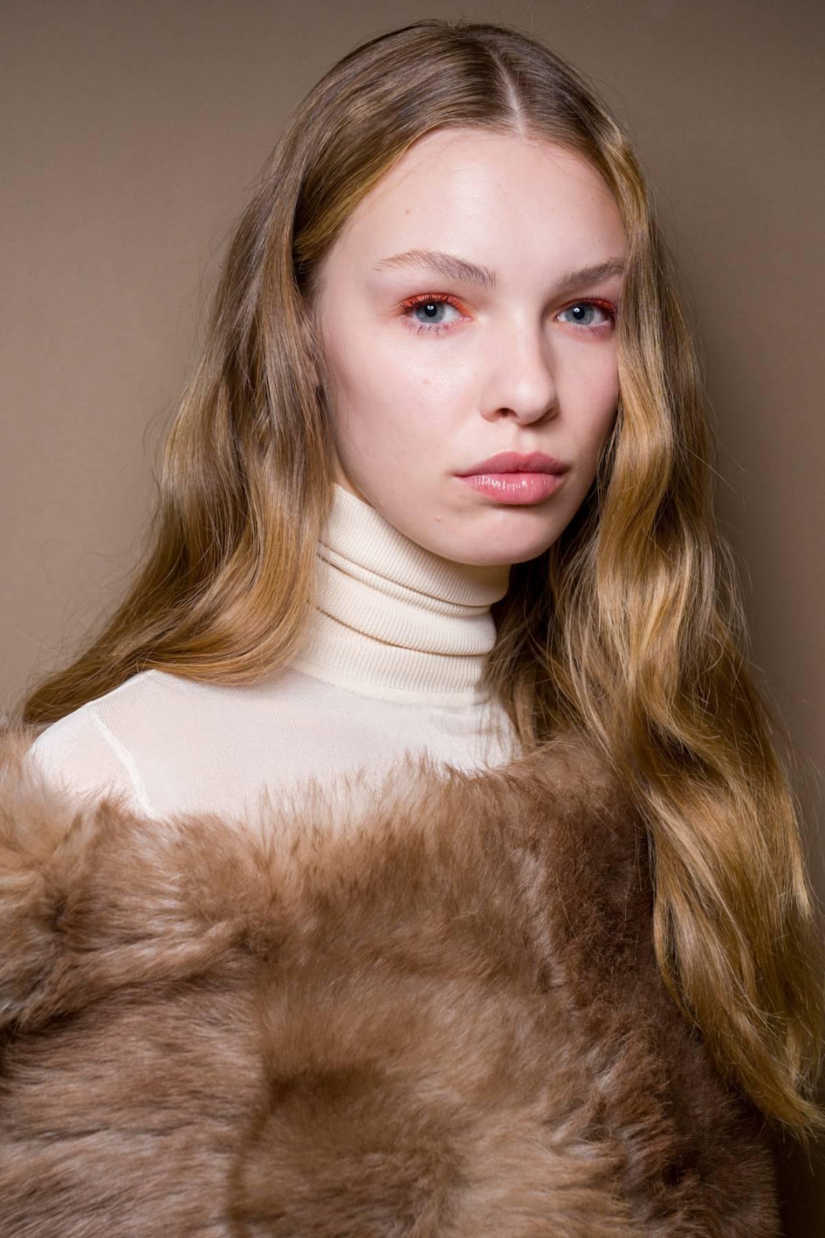 Trois astuces pour obtenir des sourcils laminés