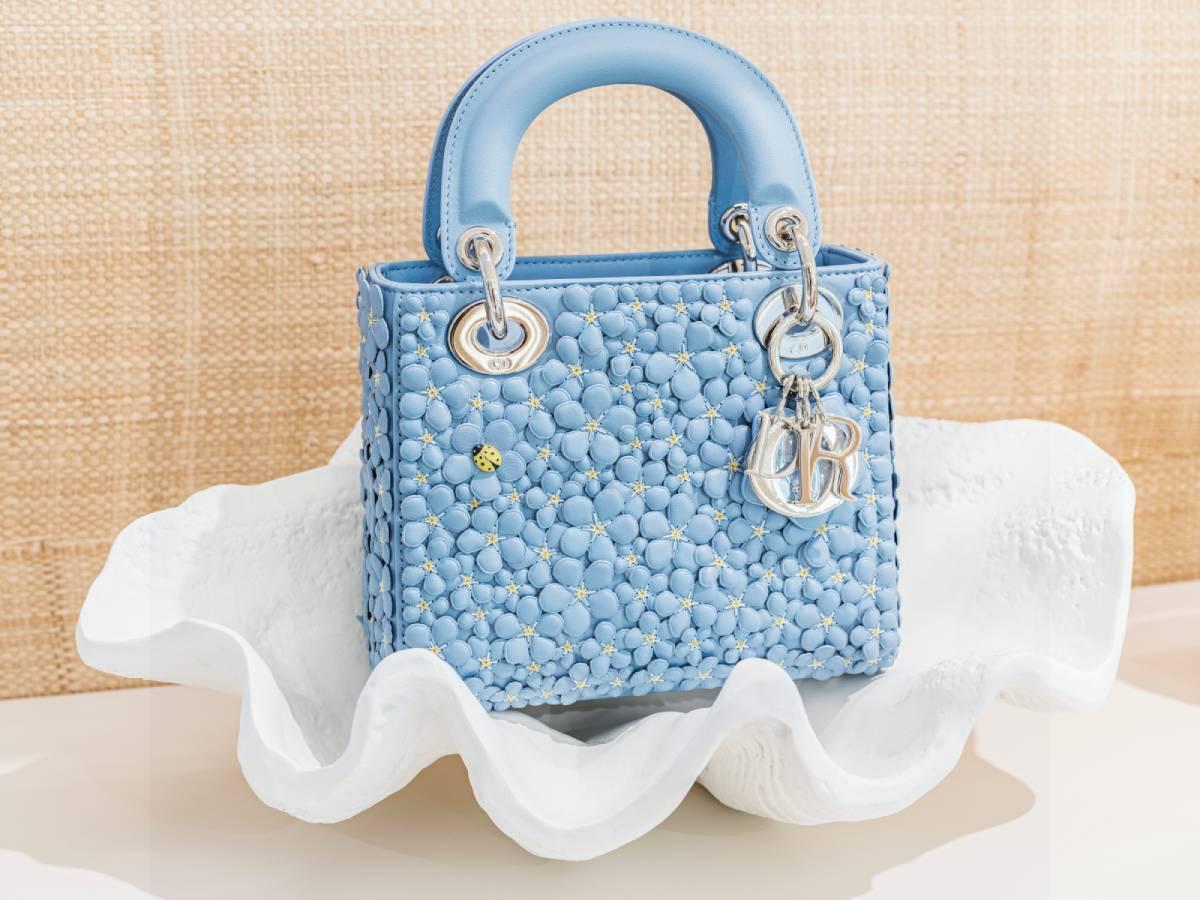 Le mini sac Lady Dior, réinterprété par Jonathan Anderson