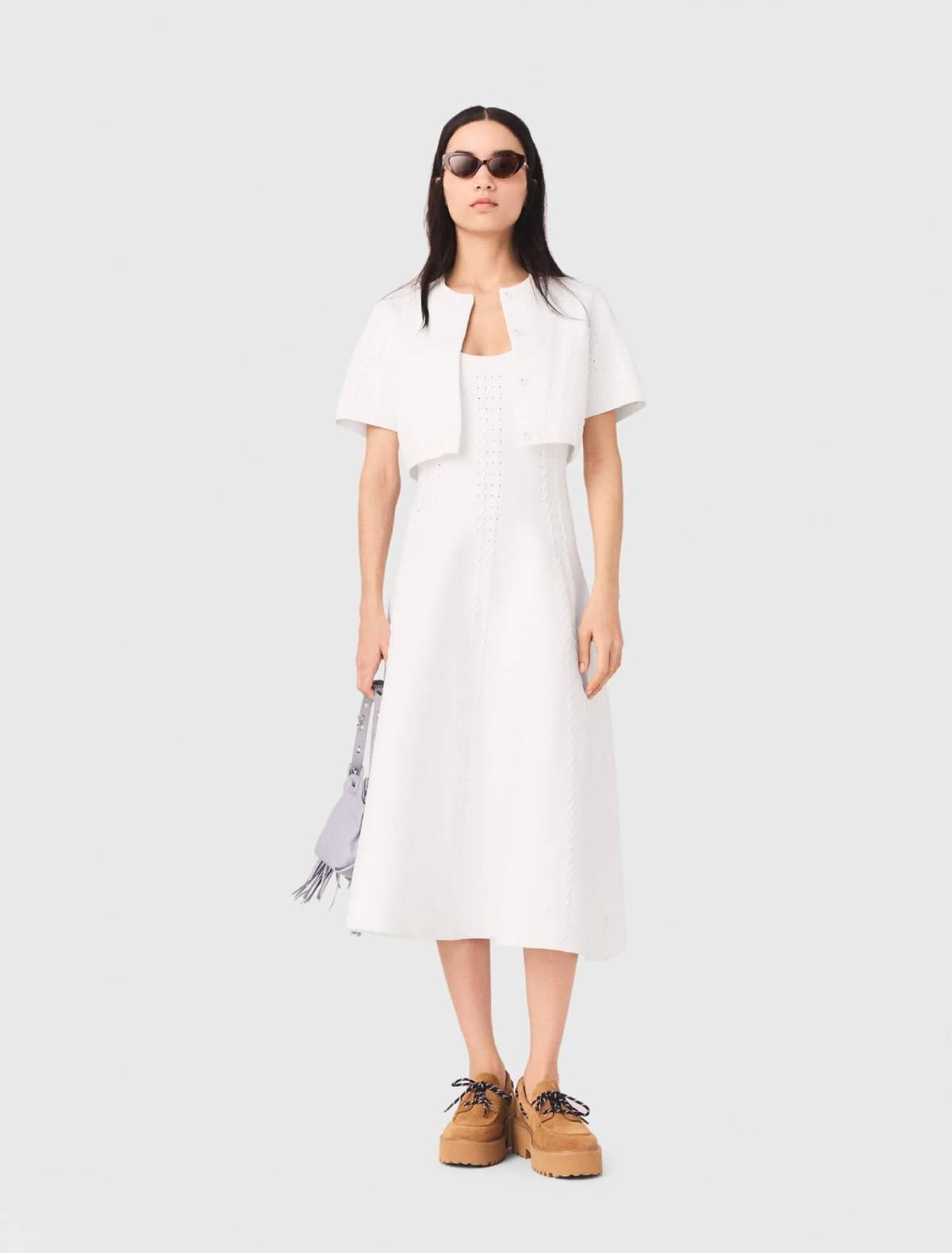 Ensemble cardigan et robe en maille ajourée blanche, par Maje