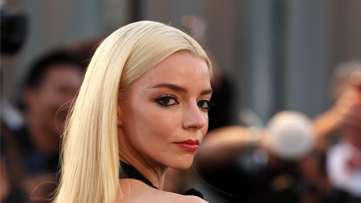 L'adolescence compliquée de l'actrice hollywoodienne Anya Taylor-Joy : elle a subi du harcèlement à cause de son apparence