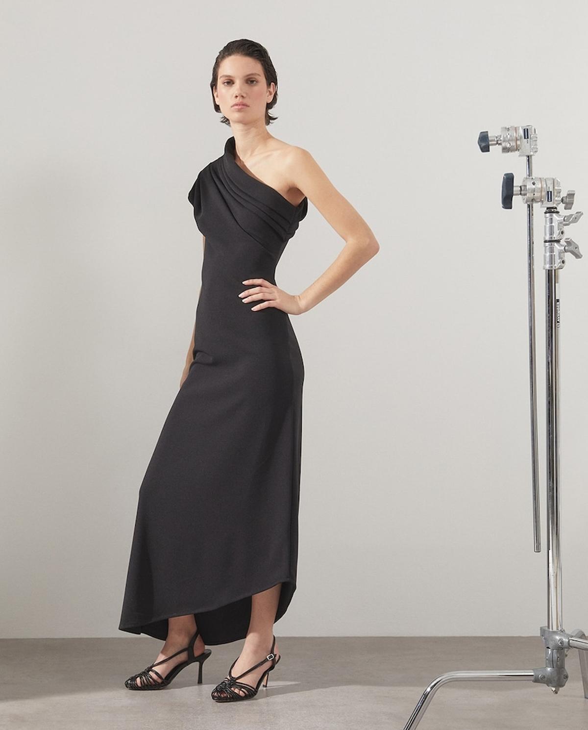 Robe asymétrique noire Sfera