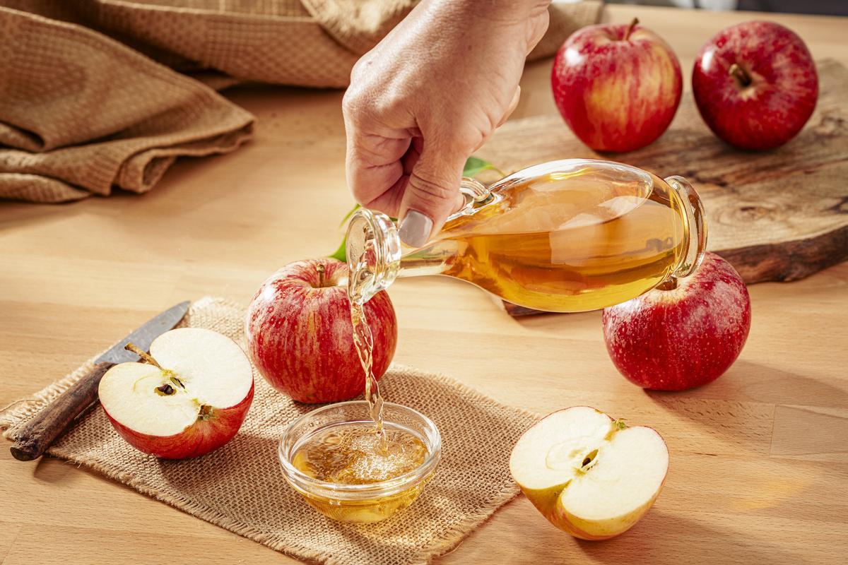 vinaigre de cidre de pomme pour les cheveux