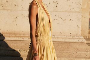 Certificat honorifique à ZARA pour ses nouvelles robes en lin pour l'été 2026 : effet élégant, frais et « anti-âge »