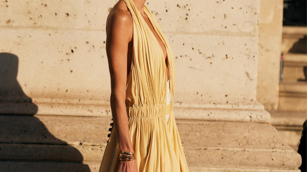 Matrícula de honor a ZARA por sus nuevos vestidos de lino para el verano 2026: elegantes, fresquitos y de efecto