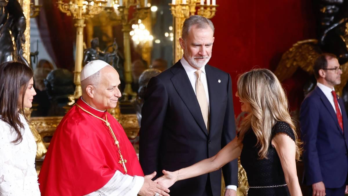 El look de Yolanda Díaz en la recepción del Papa León XIV