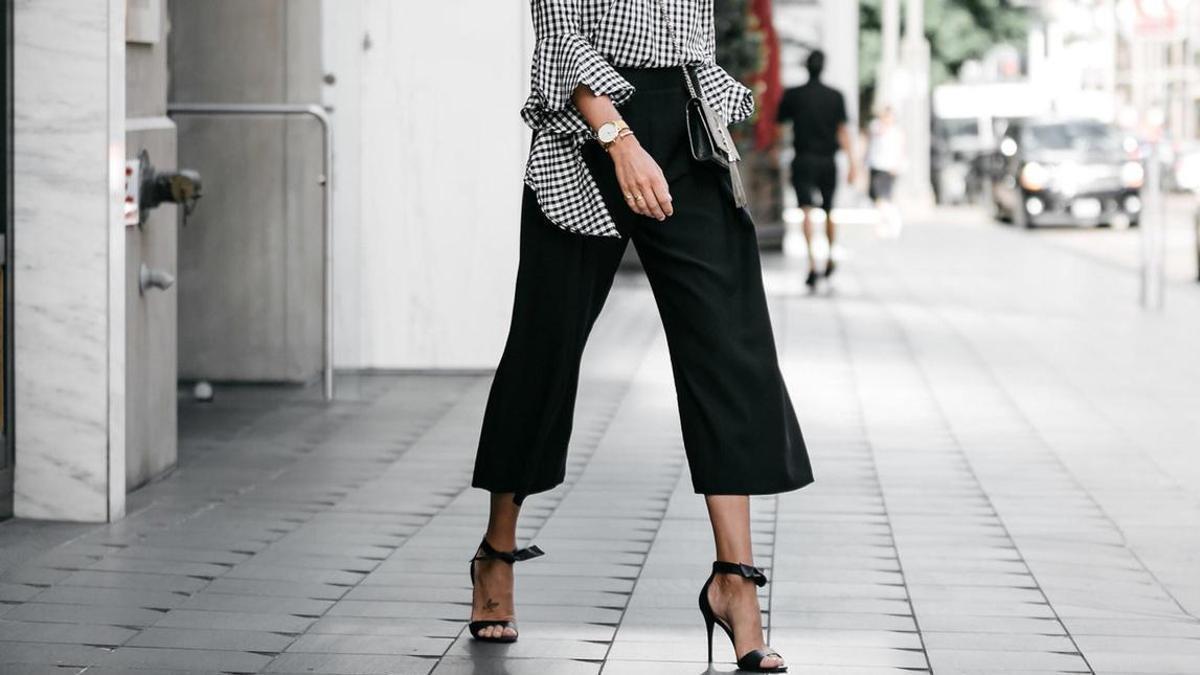Pantalones fresquitos para lucir durante todo el verano y marcar la diferencia de un look: 5 modelos cómodos, elegantes, de caída fluida y aire desenfadado