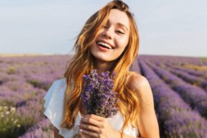 Ils sentent propre, relaxant et peuvent aussi vous aider à effrayer les guêpes cet été : les parfums de lavande les plus addictifs