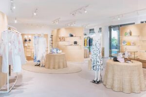 Le « pop-up » le plus attendu revient à Ibiza : une boutique Dior éphémère entre luxe pur et été méditerranéen