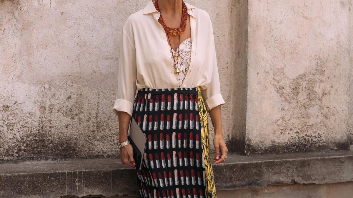 Encontradas en Zara las faldas pareo que más estilizan piernas y mejor combinan con tops de vestir para looks de verano elegantes