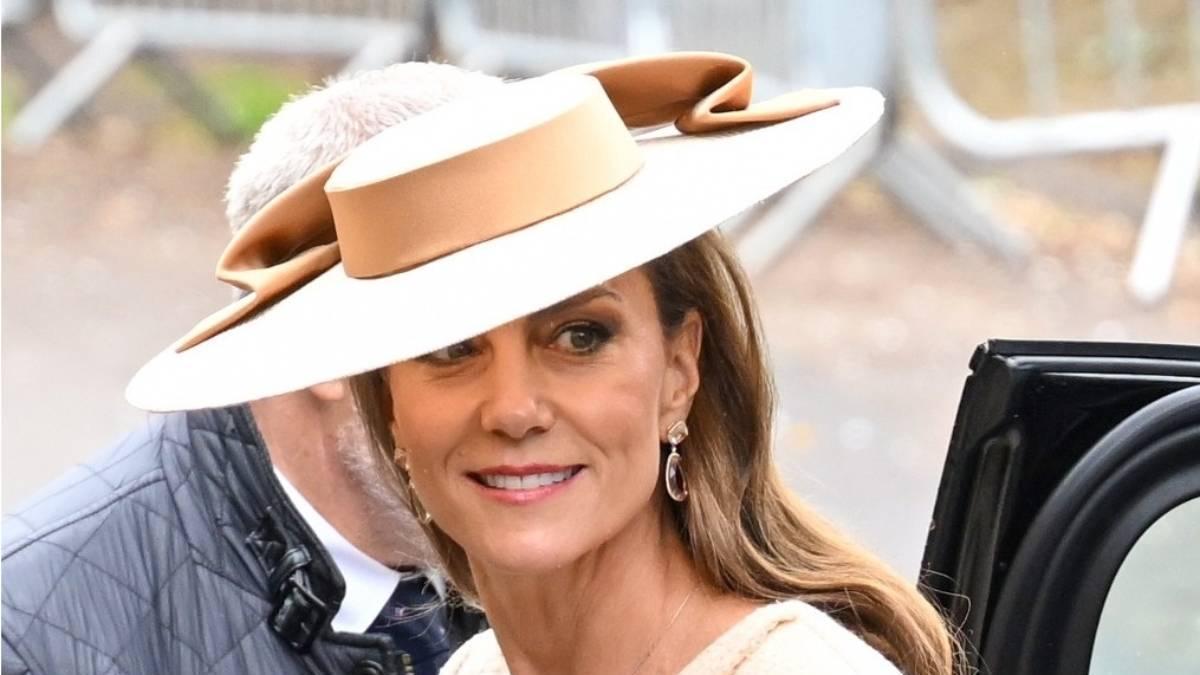 Matrícula de honor para el look de invitada de Kate Middleton para una boda royal británica