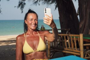 Susana Gómez, experte en maillots de bain et bikinis : « Ma recommandation est de choisir un maillot de bain qui flatte votre silhouette et dans lequel vous vous sentez à l'aise. Au-delà des tendances, l'important est de trouver un motif qui fait du bien à votre corps »