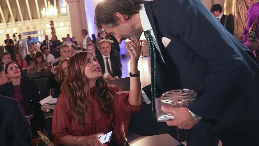 Déclaration romantique de Juan del Val à Nuria Roca lors de la remise du prix Planeta : "Tu es ma vie"