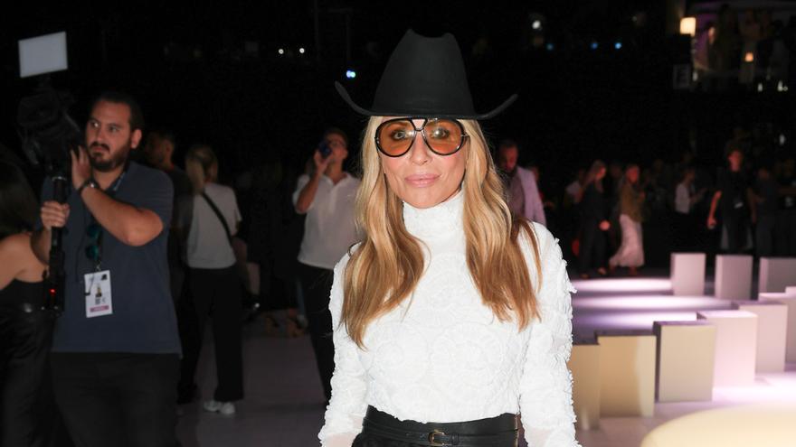 Le style de Marta Sánchez au défilé Simarra à la Fashion Week de Madrid