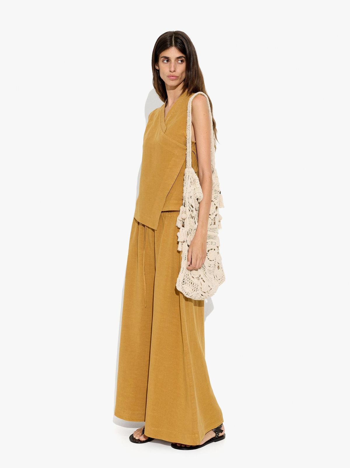 Ensemble haut et jupe en lin jaune moutarde