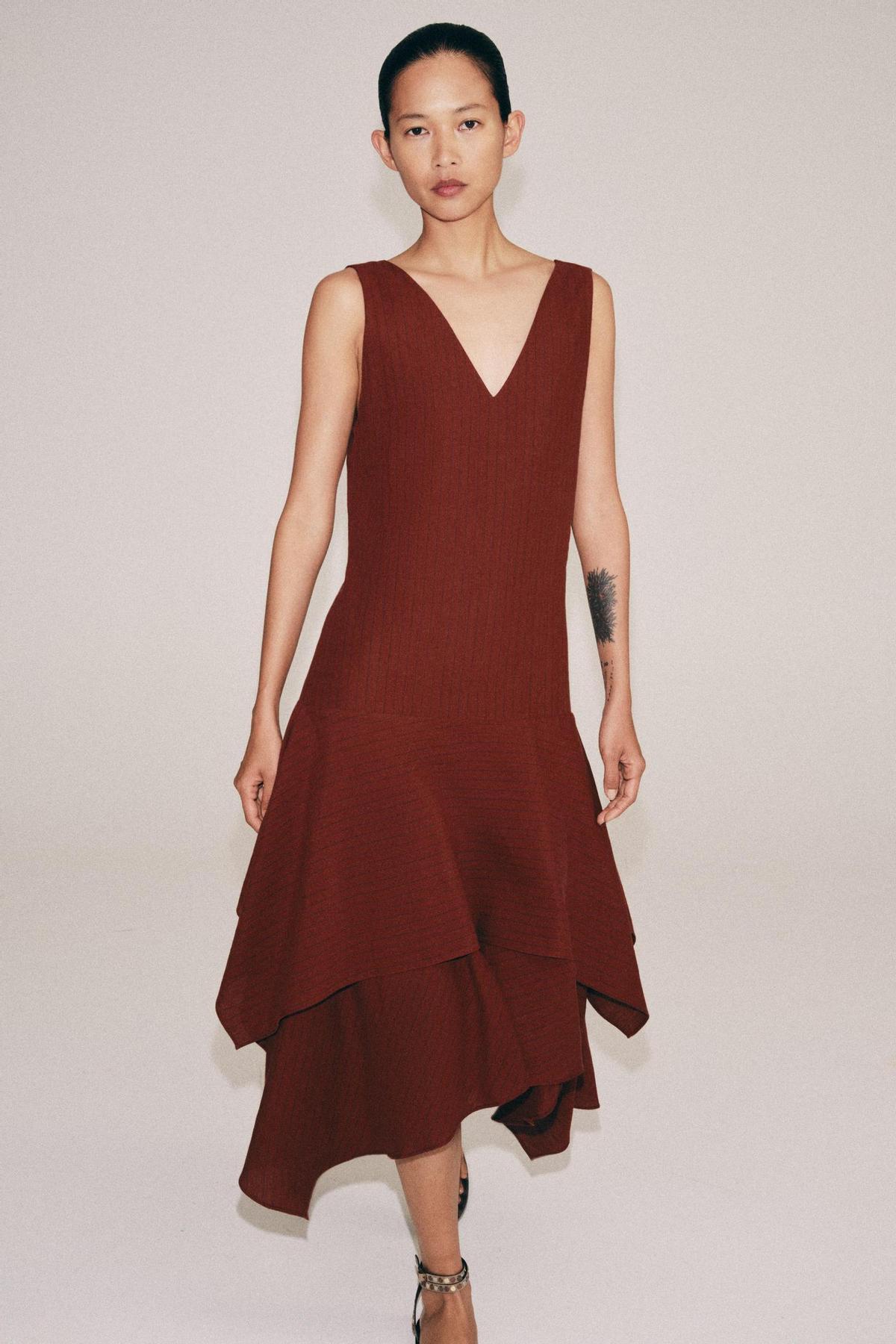 Robe asymétrique en lin couleur brique