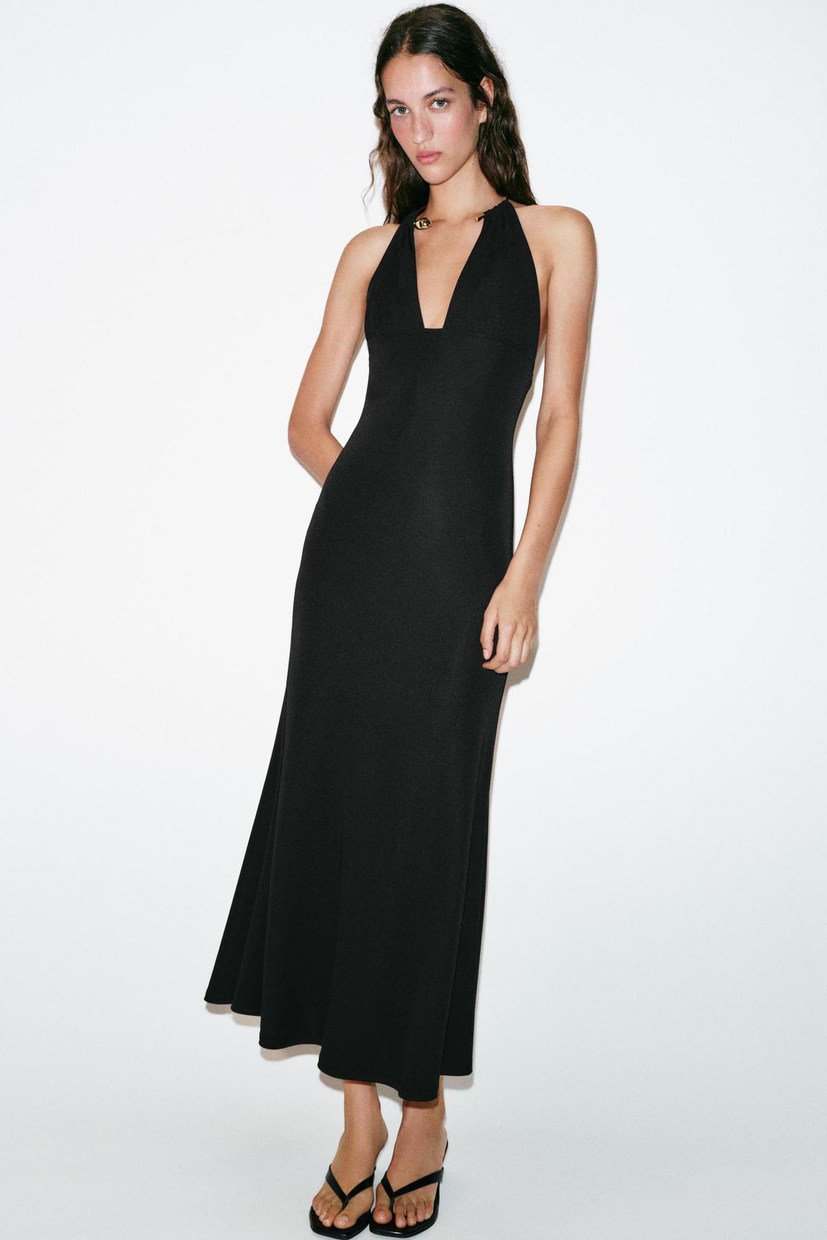 Robe noire dos nu
