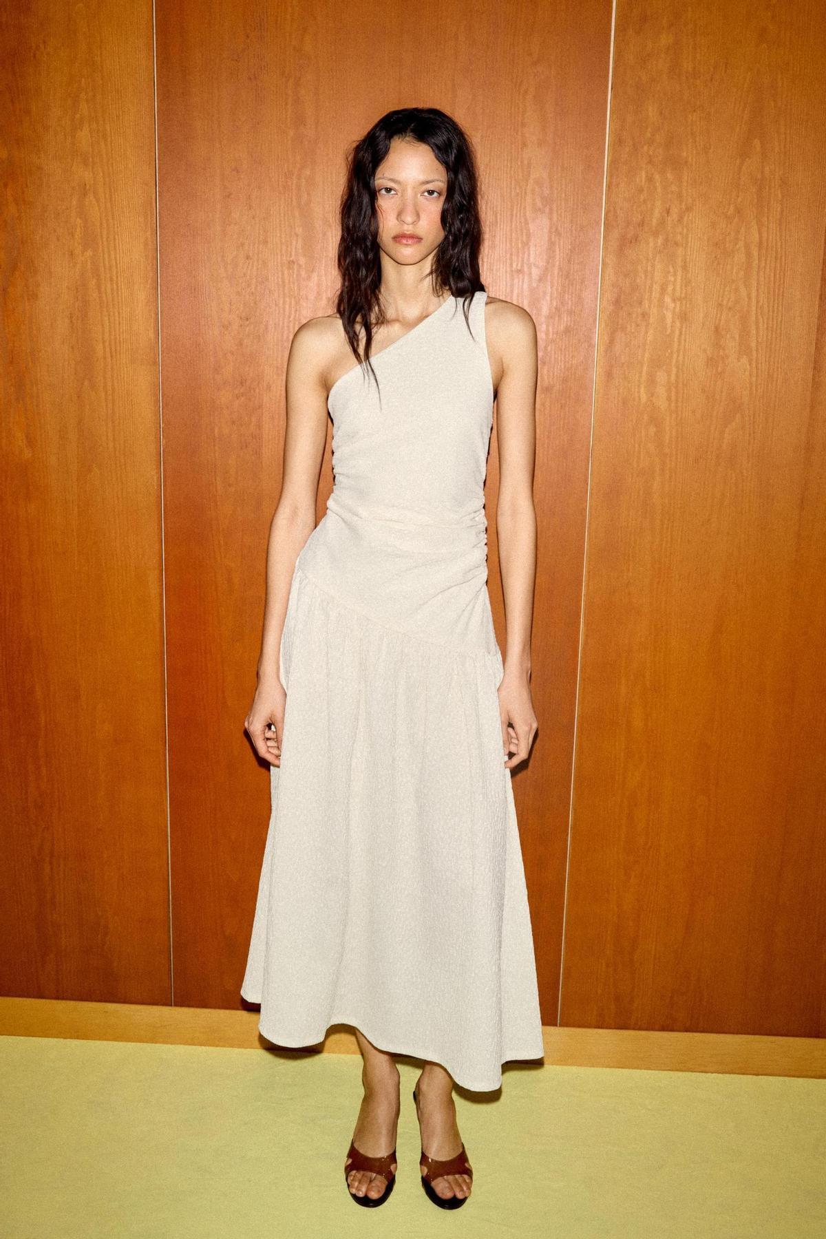 Robe asymétrique texturée