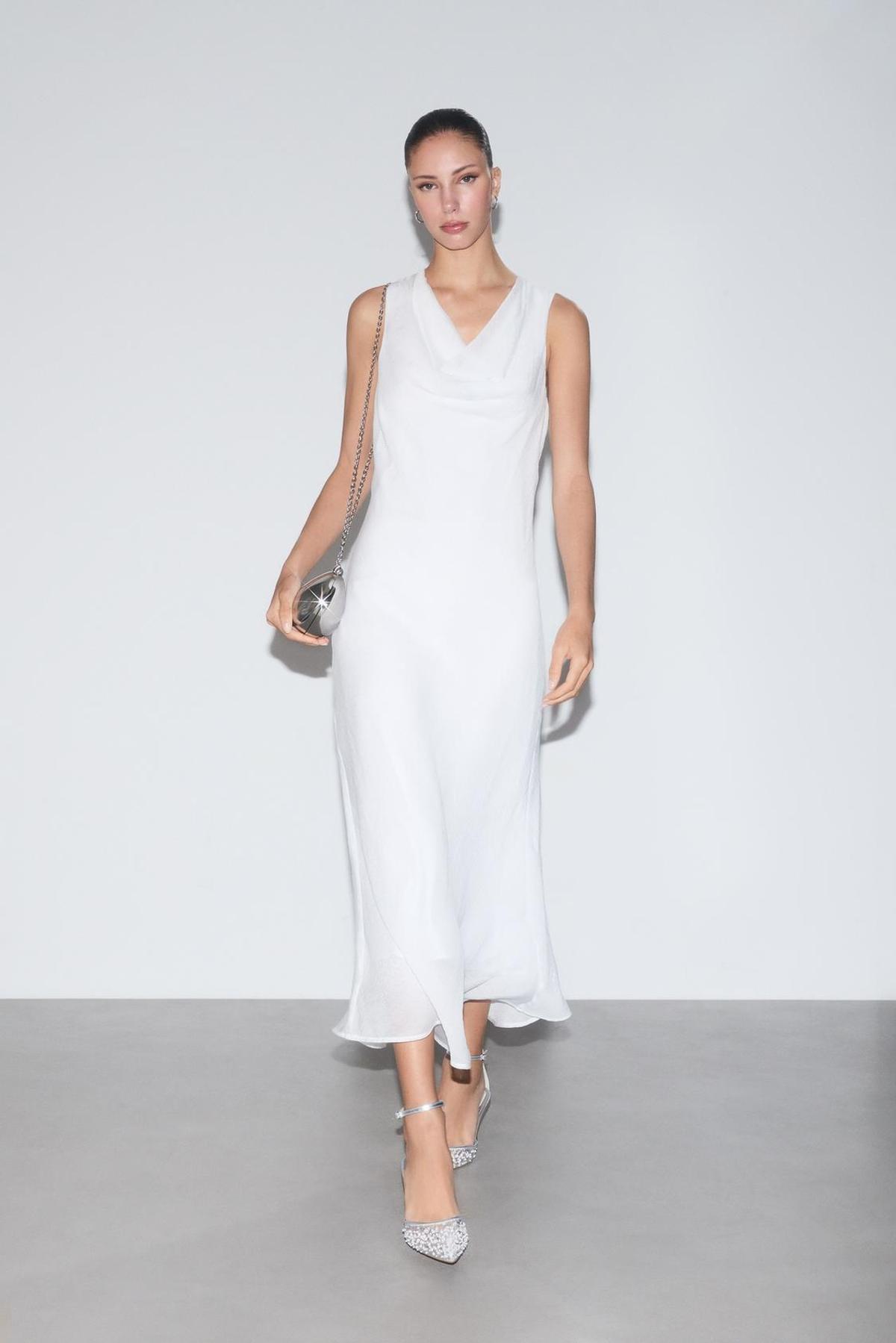 Robe blanche avec rideaux