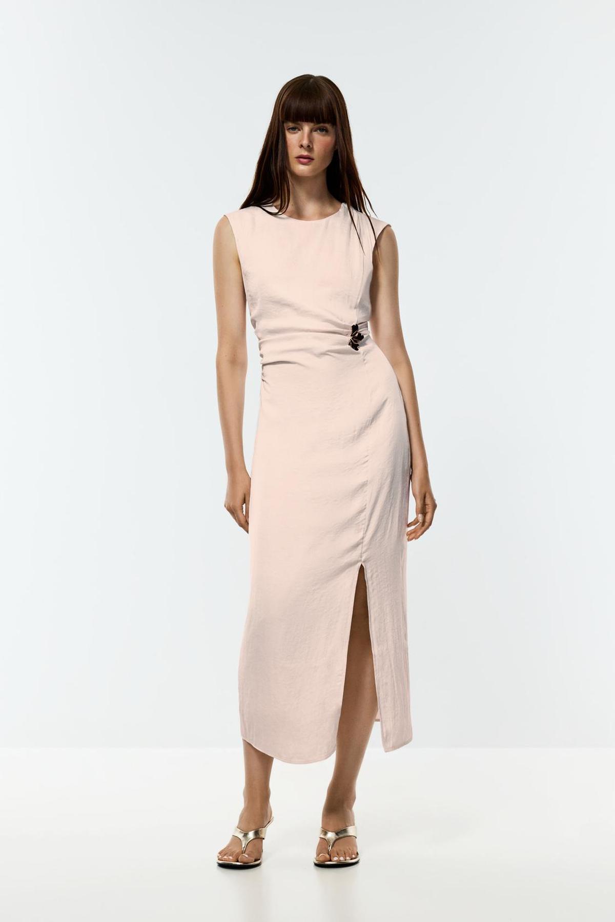 Robe en satin bijou beige