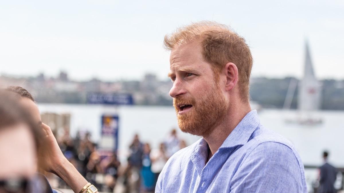 La raison pour laquelle le prince Harry ne restera finalement pas au palais de Buckingham pendant les Invictus Games (malgré l'invitation du roi Charles III)