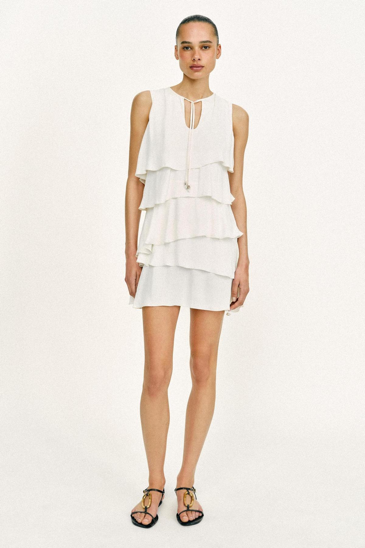 Robe courte blanche à volants