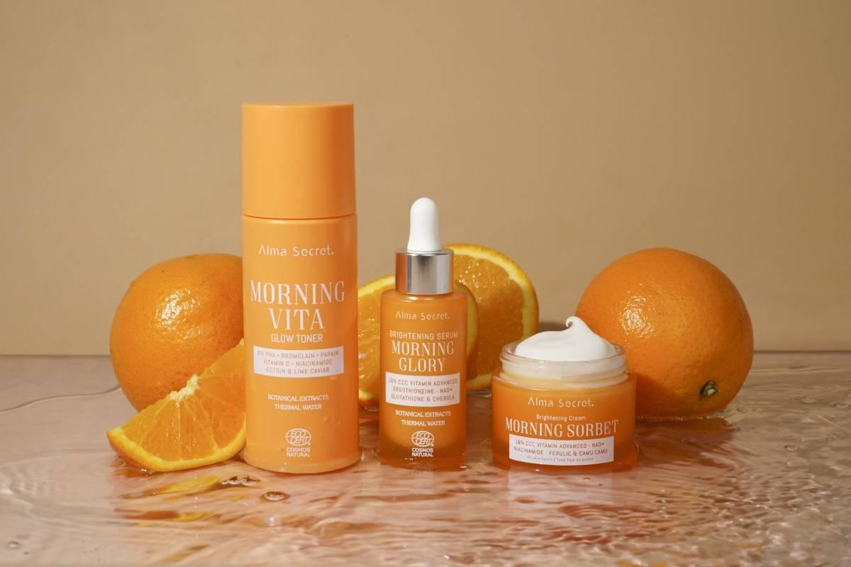 Tonique éclat Morning Vita, sérum Morning Glory et crème éclaircissante Morning Sorbet d'Alma Secret.