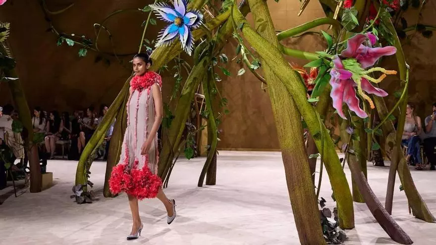 Chanel transforme sa Haute Couture en conte de fées : son défilé le plus magique inspiré d'un livre de Coco