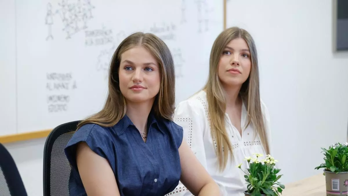 La princesse Leonor surprend avec l'infante Sofia : son plus grand soutien à Saragosse quelques heures après son premier discours en solo