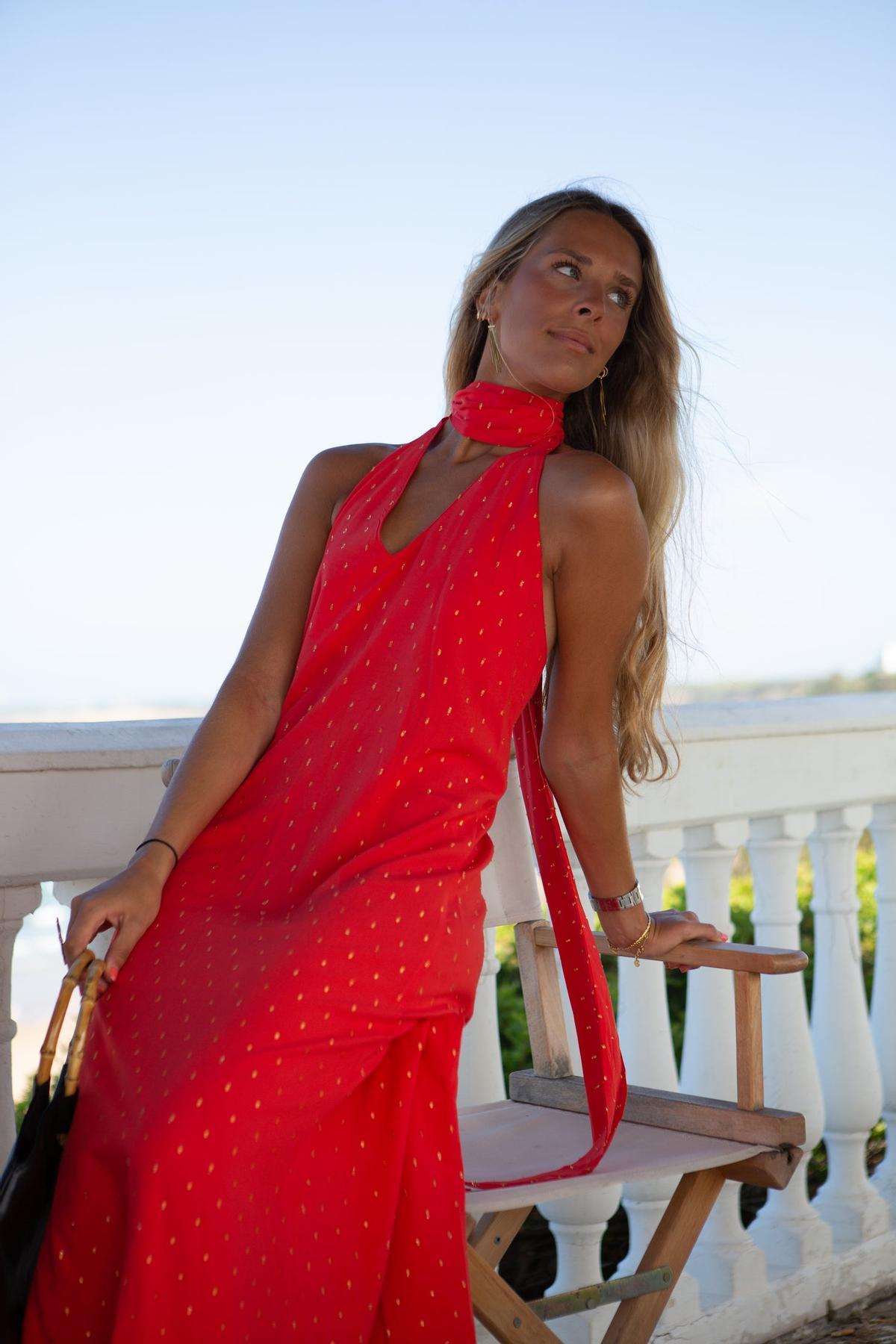 Robe dos nu rouge scintillant