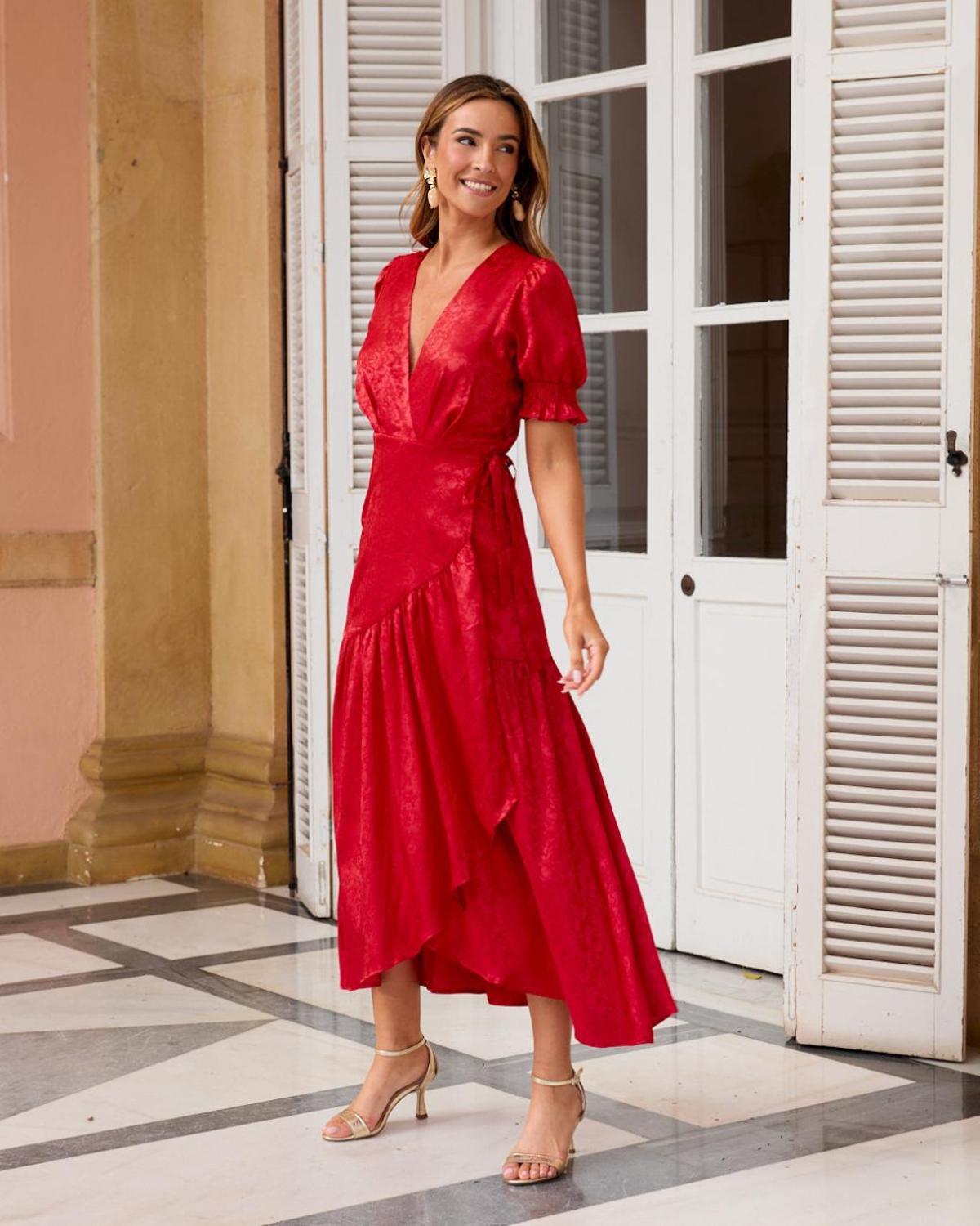 Robe rouge à volants en jacquard