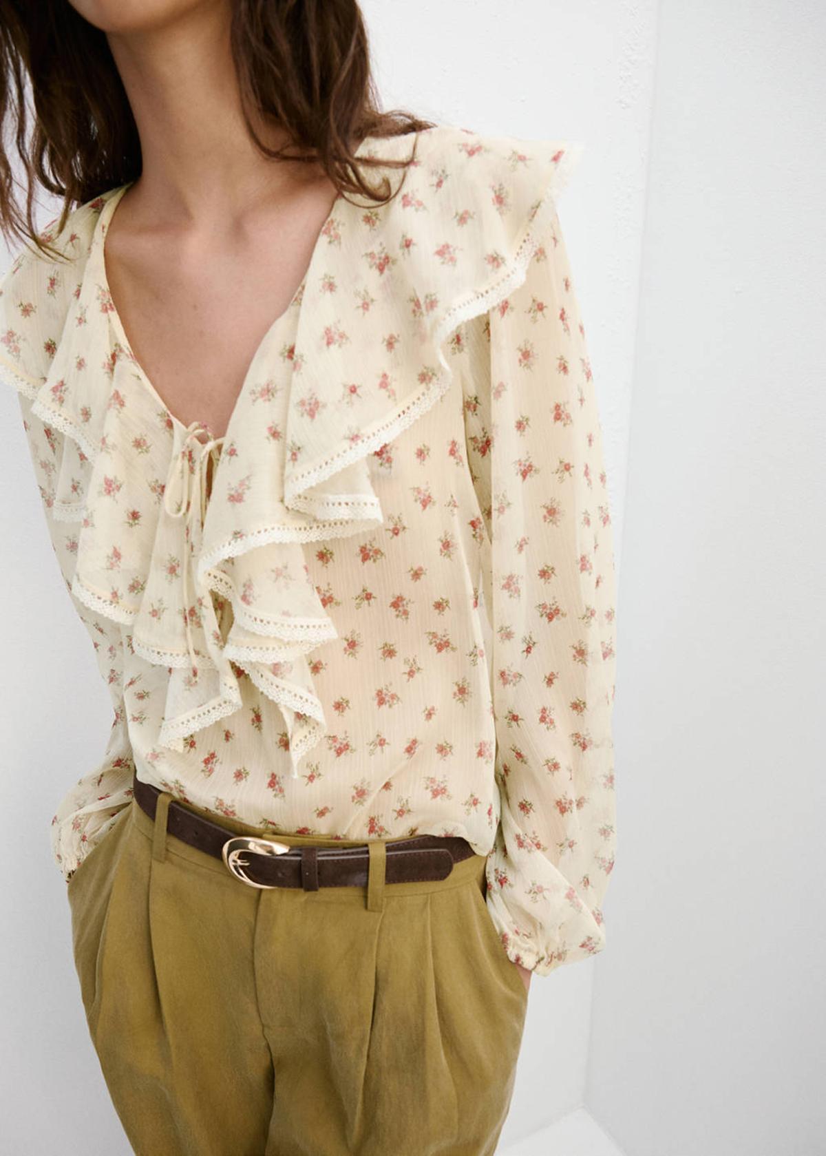 Blouse fleurie à volants