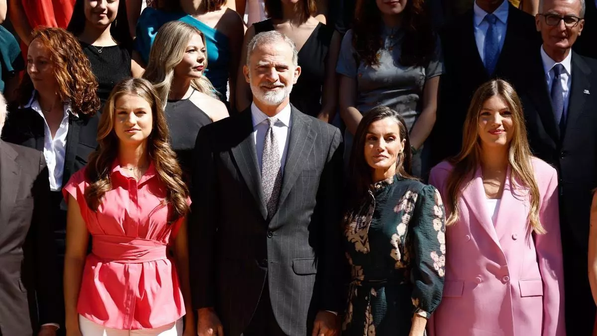 La princesse Leonor et l'infante Sofia surprennent les rois lors d'un événement avant de se rendre à New York