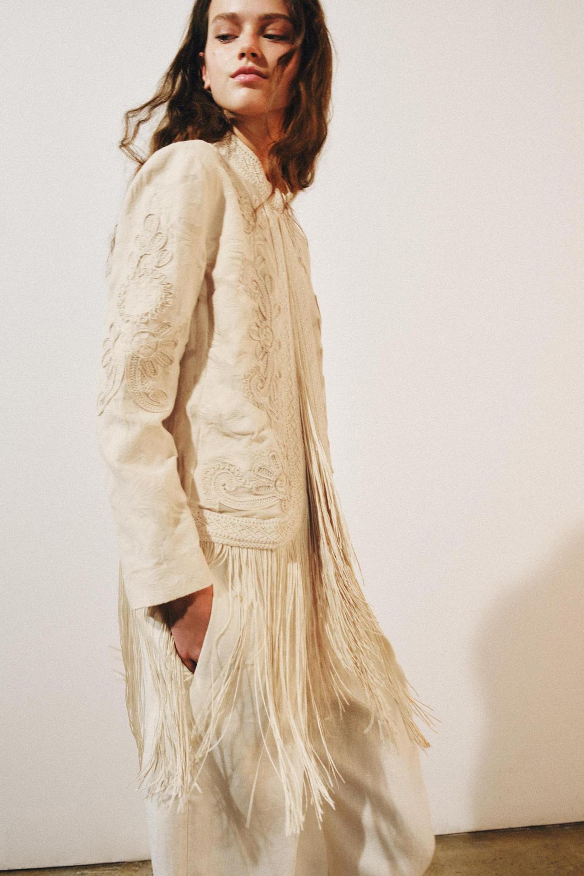 Veste avec broderies et franges
