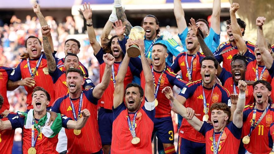 Champion du monde d'Espagne : c'est ainsi que l'équipe nationale a célébré la victoire sur le terrain