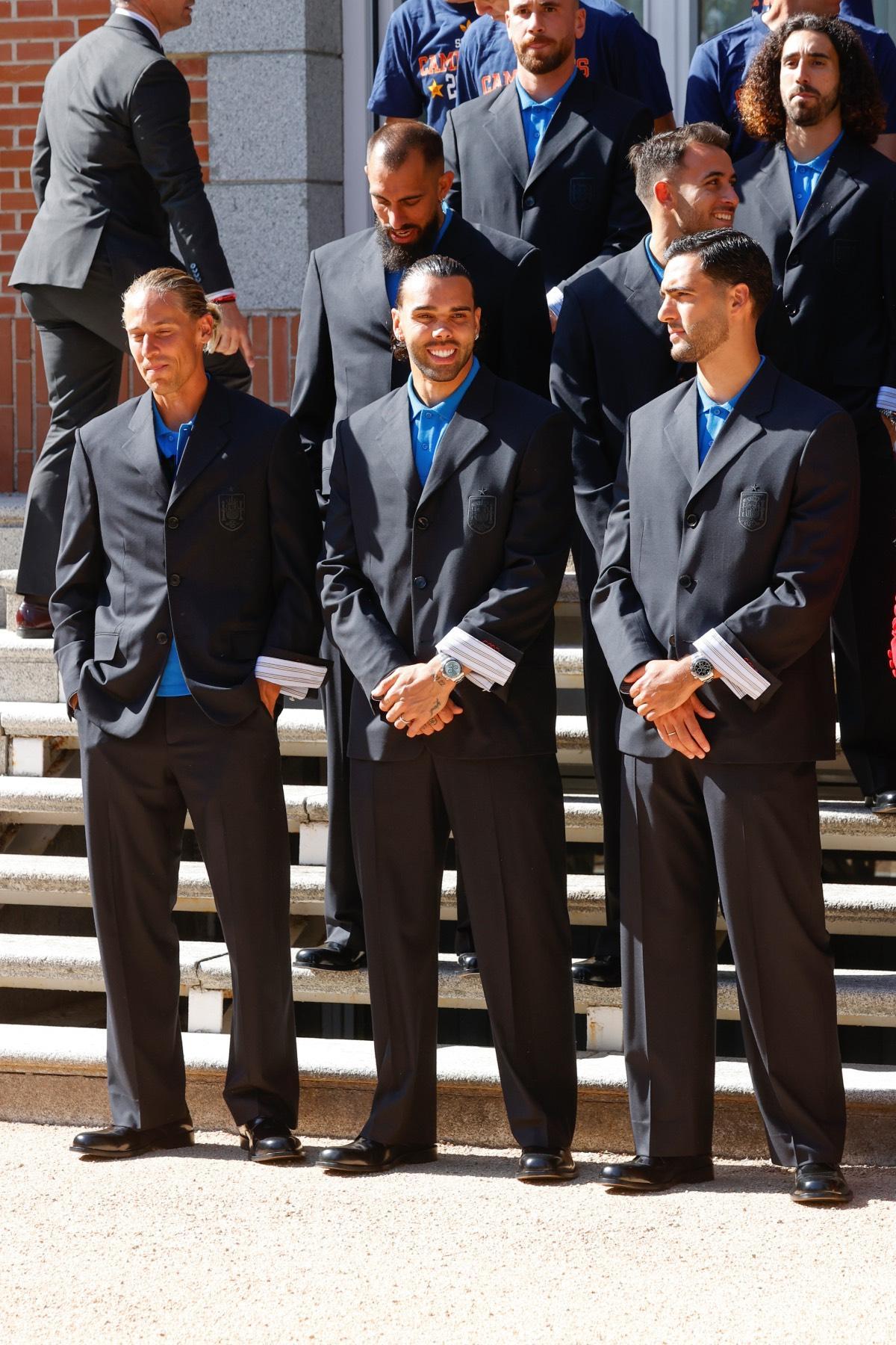 Les uniformes Loewe des joueurs de l'équipe nationale espagnole à leur retour à Madrid